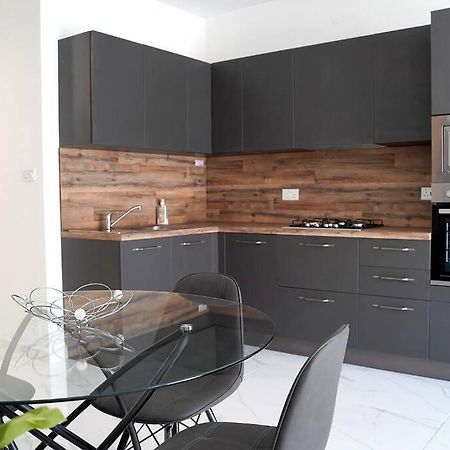 Luxurious Apartment Next To The Sea Gzira Eksteriør bilde